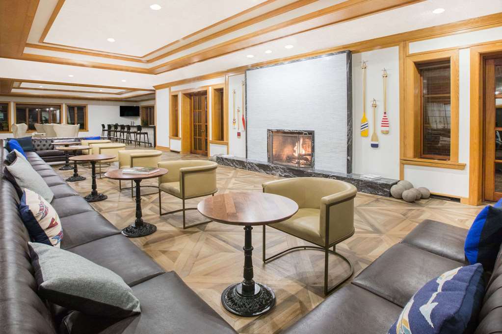 Lakota Oaks Hotel Norwalk Interior foto