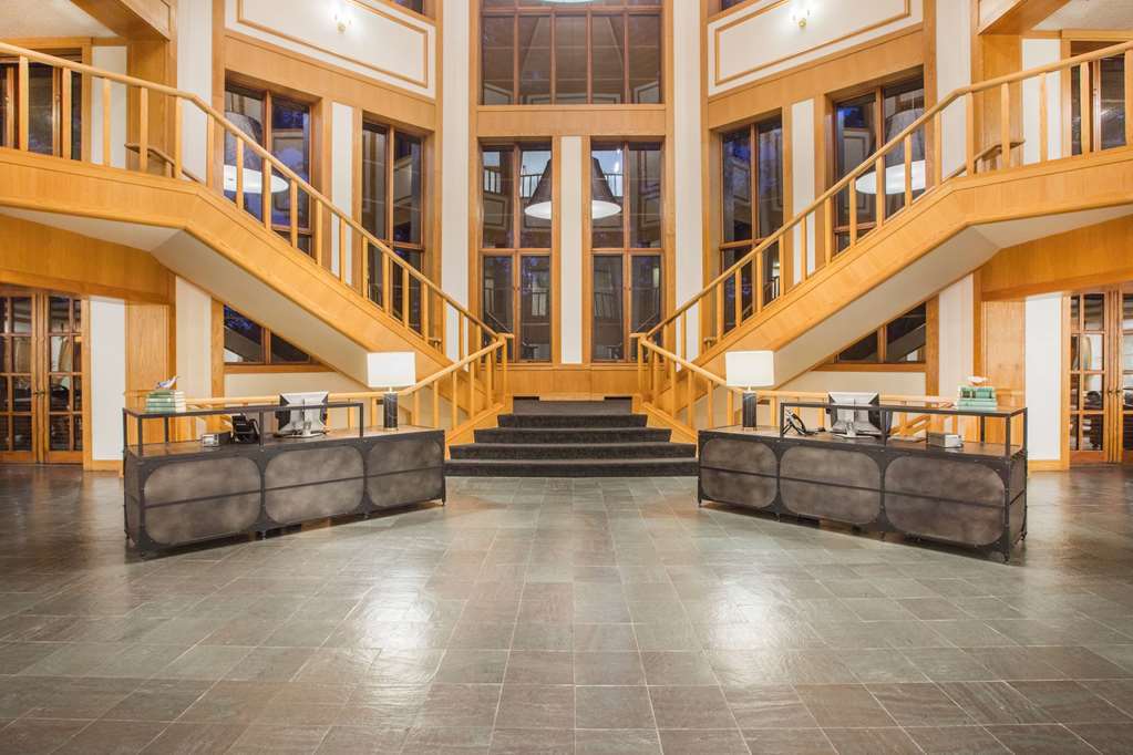 Lakota Oaks Hotel Norwalk Interior foto